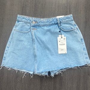 Zara light blue denim skort medium